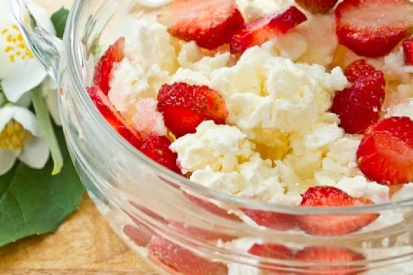 Cottage cheese and fruit 